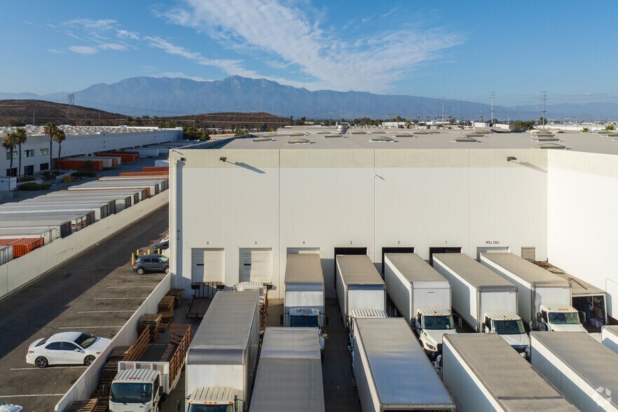 2350 S Milliken Ave, Ontario, CA à louer - Photo du bâtiment - Image 2 de 4