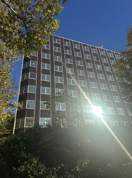 17 Quai Joseph Gillet, Lyon à vendre - Photo du bâtiment - Image 2 de 2