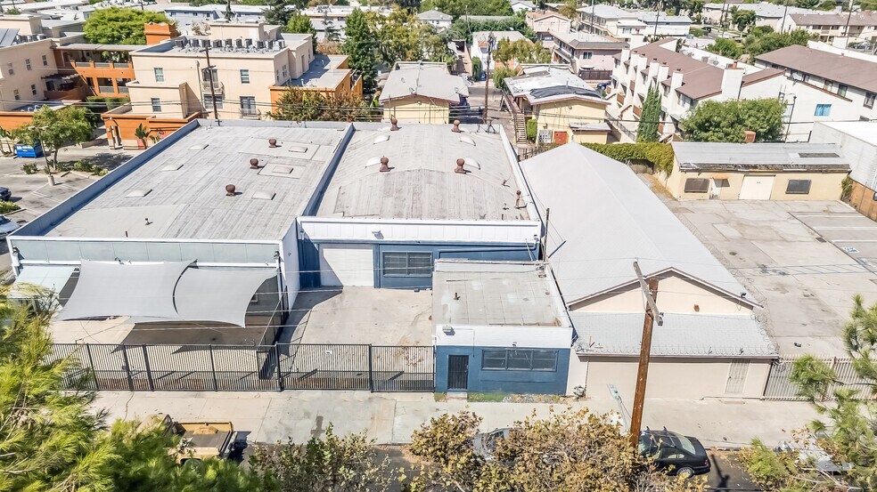 14117-14123 Bessemer St, Van Nuys, CA à vendre - Photo du bâtiment - Image 2 de 22