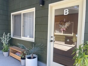 2488 Newport Blvd, Costa Mesa, CA for lease Building Photo- Image 1 of 6