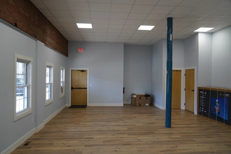 309 E Main St, Pickens, SC for lease - Building Photo - Image 2 of 6