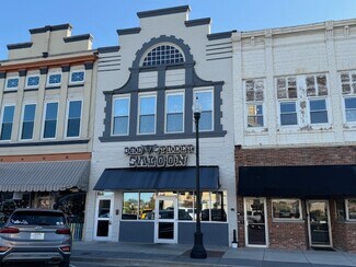 Plus de détails pour 118 S 3rd St, Boonville, IN - Commerce de détail à vendre