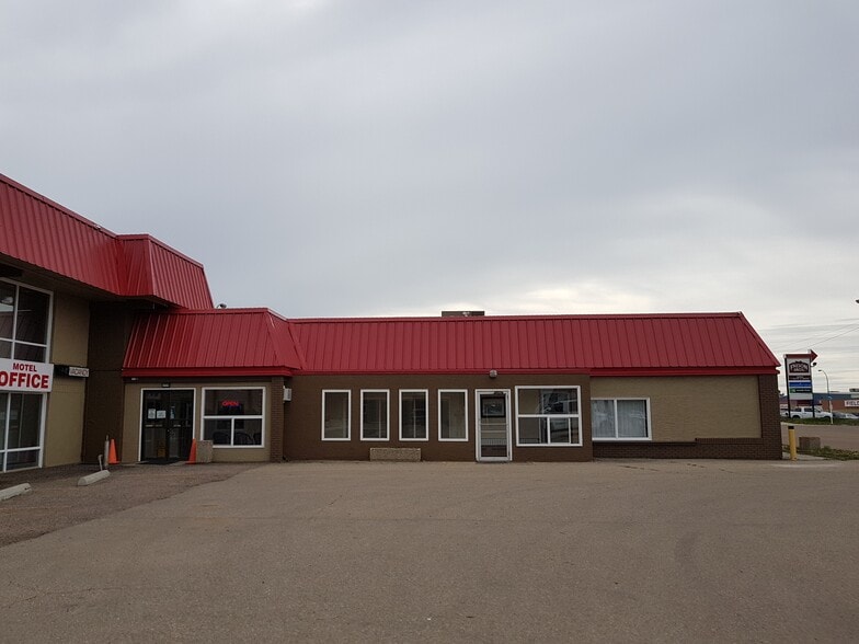 519 2 Av, Hanna, AB for sale - Building Photo - Image 2 of 5