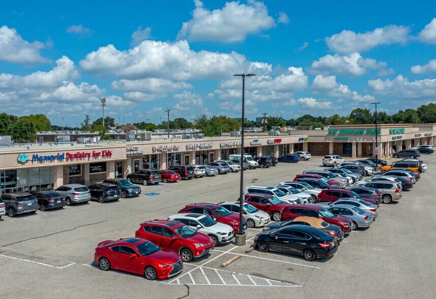 1136 N Kirkwood Rd, Houston, TX à louer - Photo du bâtiment - Image 2 de 6