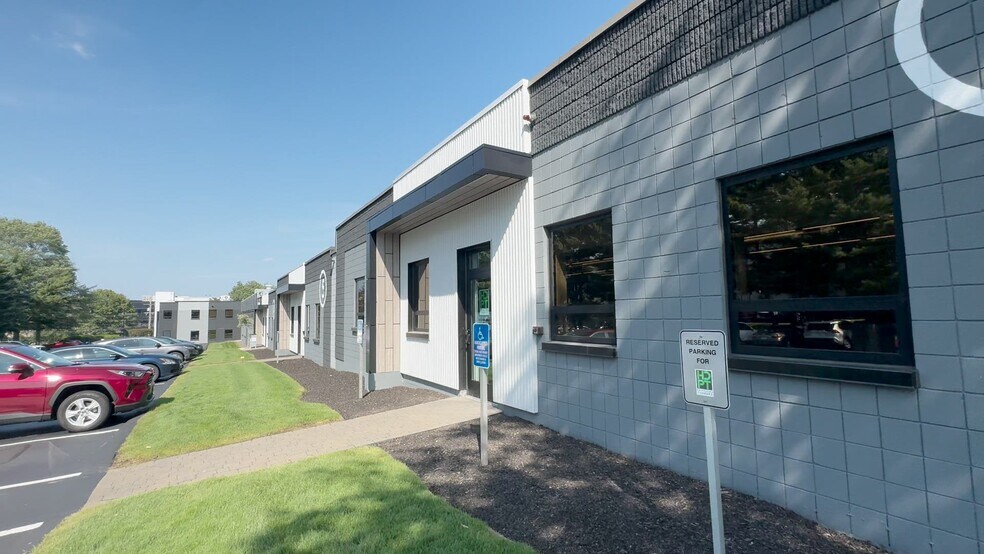 99 S Bedford St, Burlington, MA à louer - Vidéo sur l’inscription commerciale - Image 3 de 12