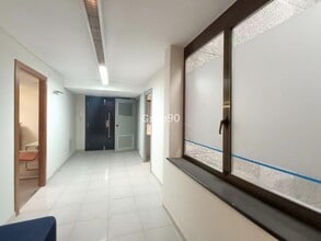 Office in Lleida, Lérida for lease Interior Photo- Image 1 of 22