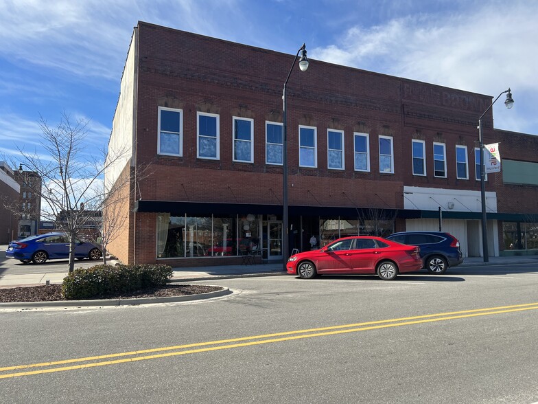 148 S Moore St, Sanford, NC for lease - Building Photo - Image 2 of 16