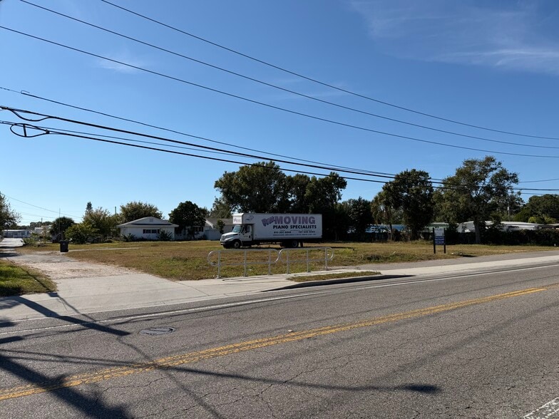 7510 46th Avenue North, Saint Petersburg, FL for sale - Building Photo - Image 3 of 4