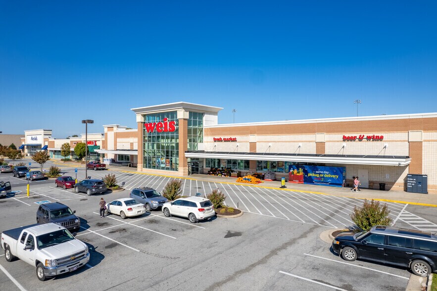 217 Oak Lee Dr, Ranson, WV à louer - Photo du bâtiment - Image 2 de 8