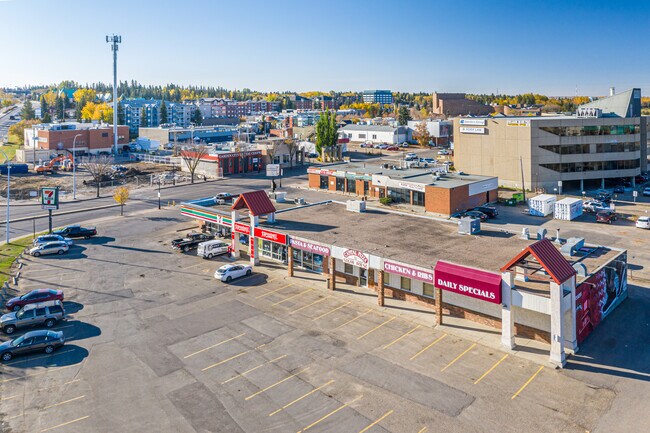 Plus de détails pour 17 St St Anne, St. Albert, AB - Bureau/Commerce de détail à louer
