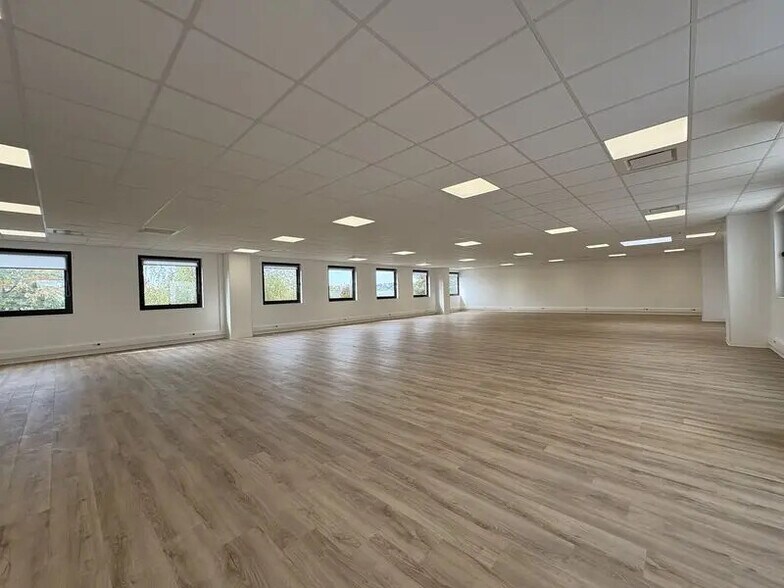 1 Rue Des Vergers, Limonest for lease - Building Photo - Image 2 of 39