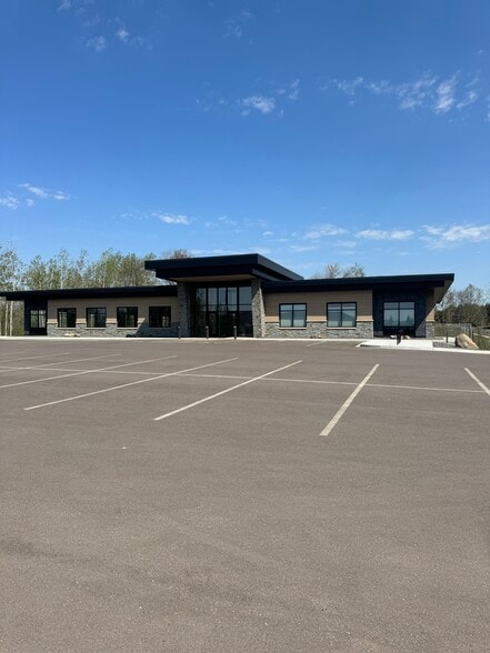 2600 Wisconsin Ave, Rice Lake, WI for lease - Building Photo - Image 1 of 6