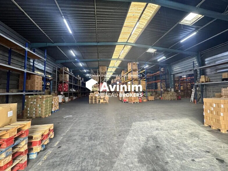 Industrial in Sarcelles for lease - Interior Photo - Image 2 of 6