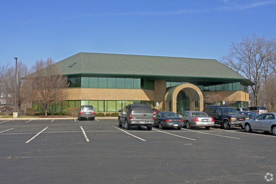 1750-1770 Grand Ridge Ct NE, Grand Rapids, MI for lease - Primary Photo - Image 1 of 3