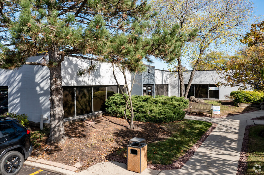 1813 N Mill St, Naperville, IL for lease - Building Photo - Image 3 of 4