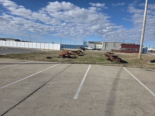 1001 S Woody Guthrie St, Okemah, OK for lease Interior Photo- Image 1 of 5