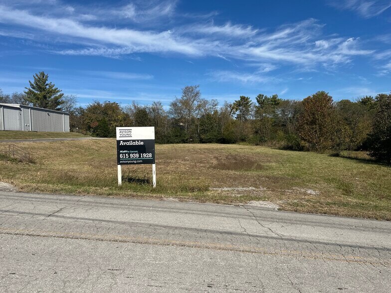Park Plus Dr, Columbia, TN à vendre - Photo du bâtiment - Image 2 de 3