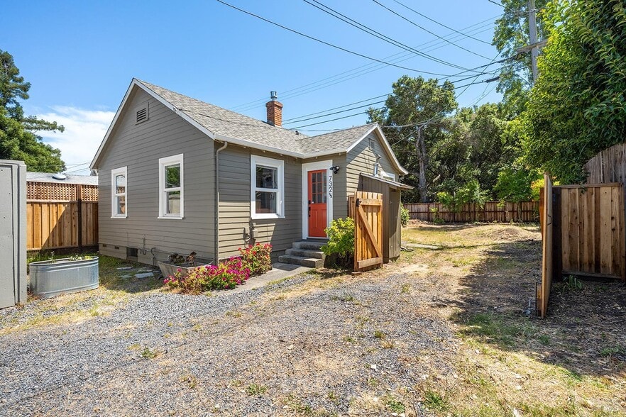 732 Petaluma Blvd S, Petaluma, CA for sale - Building Photo - Image 2 of 16