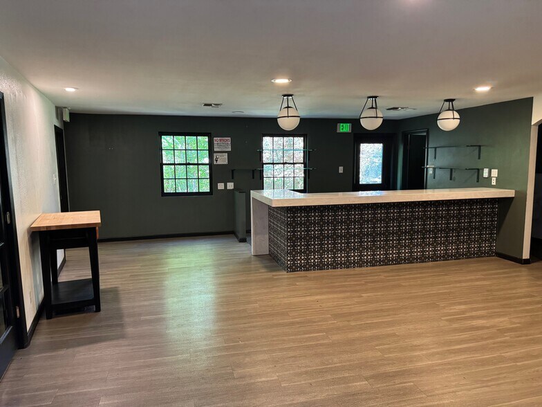 1505 E Portland Rd, Newberg, OR à louer - Photo du bâtiment - Image 3 de 20