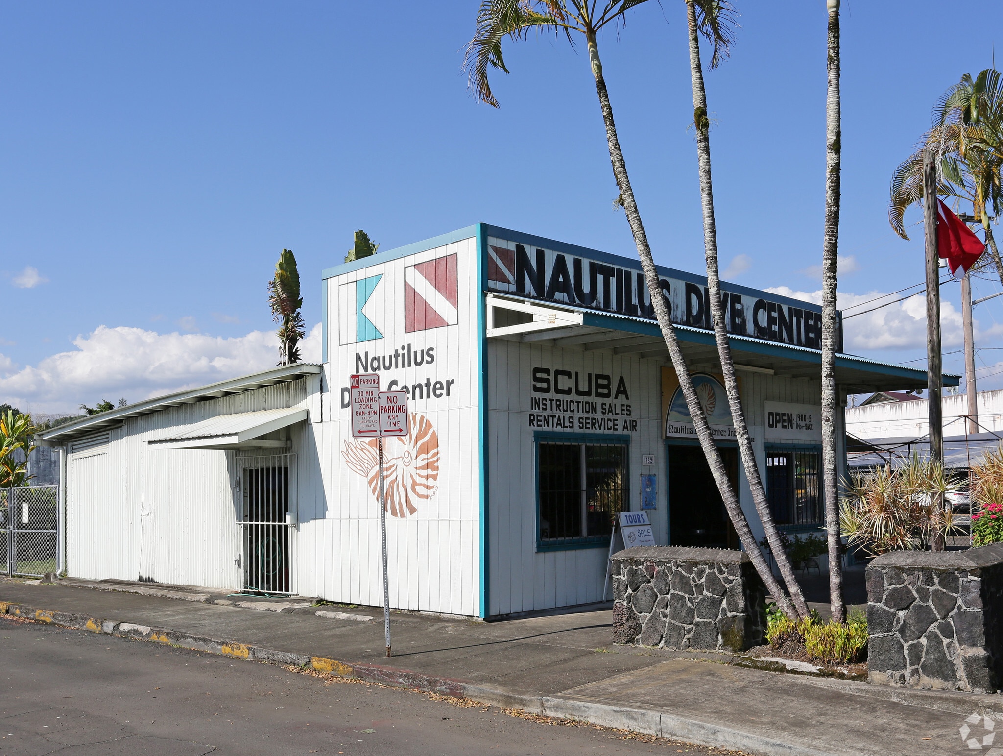 374 Kamehameha Ave, Hilo, HI for lease Primary Photo- Image 1 of 6