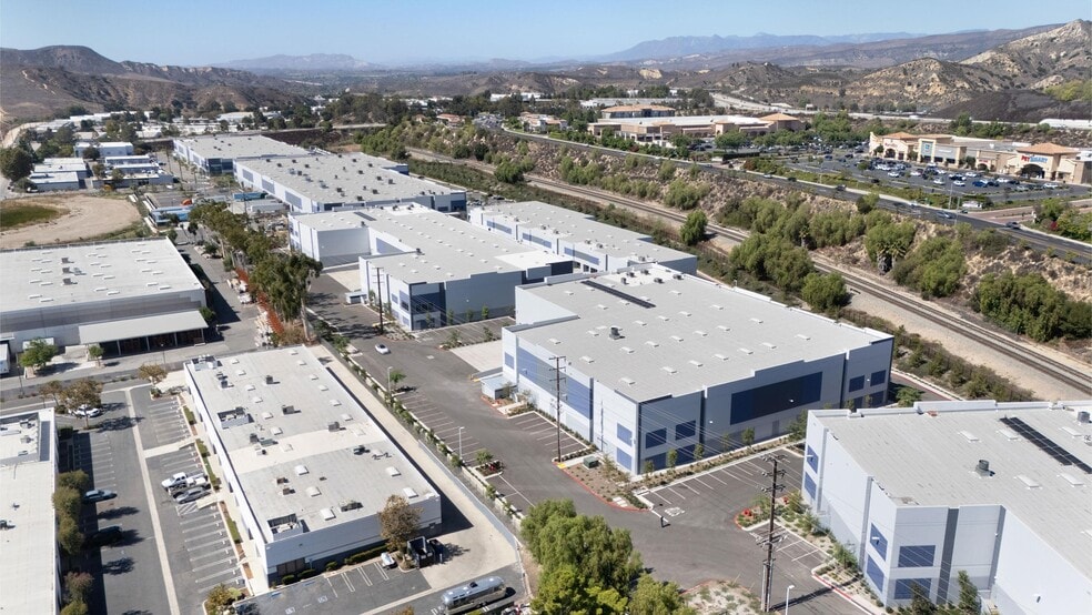 NEC Madera Rd & Easy St, Simi Valley, CA for lease - Building Photo - Image 1 of 21