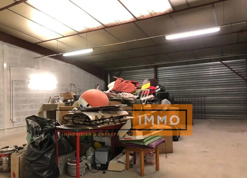 Industrial in Stains for lease - Interior Photo - Image 3 of 6