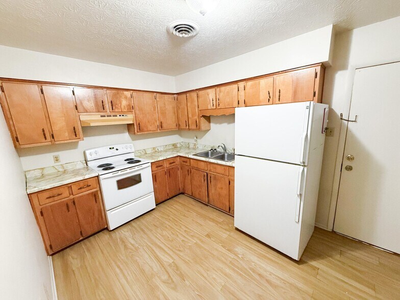 105 Loveless Ln, Somerset, KY à vendre - Photo du bâtiment - Image 3 de 11