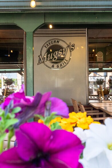 7161 Main St, Bonners Ferry, ID à vendre - Photo du bâtiment - Image 3 de 14