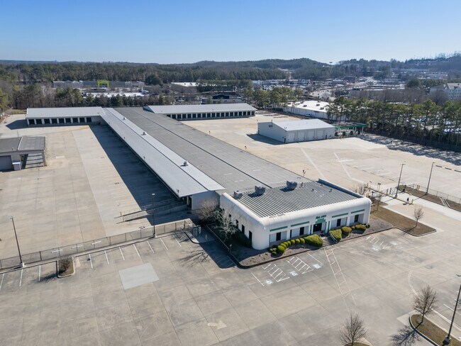 Plus de détails pour 2400 Barrett Lakes Blvd, Kennesaw, GA - Industriel à louer