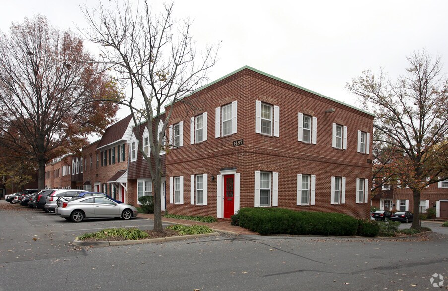 1497 Chain Bridge Rd, McLean, VA à louer - Photo principale - Image 3 de 20