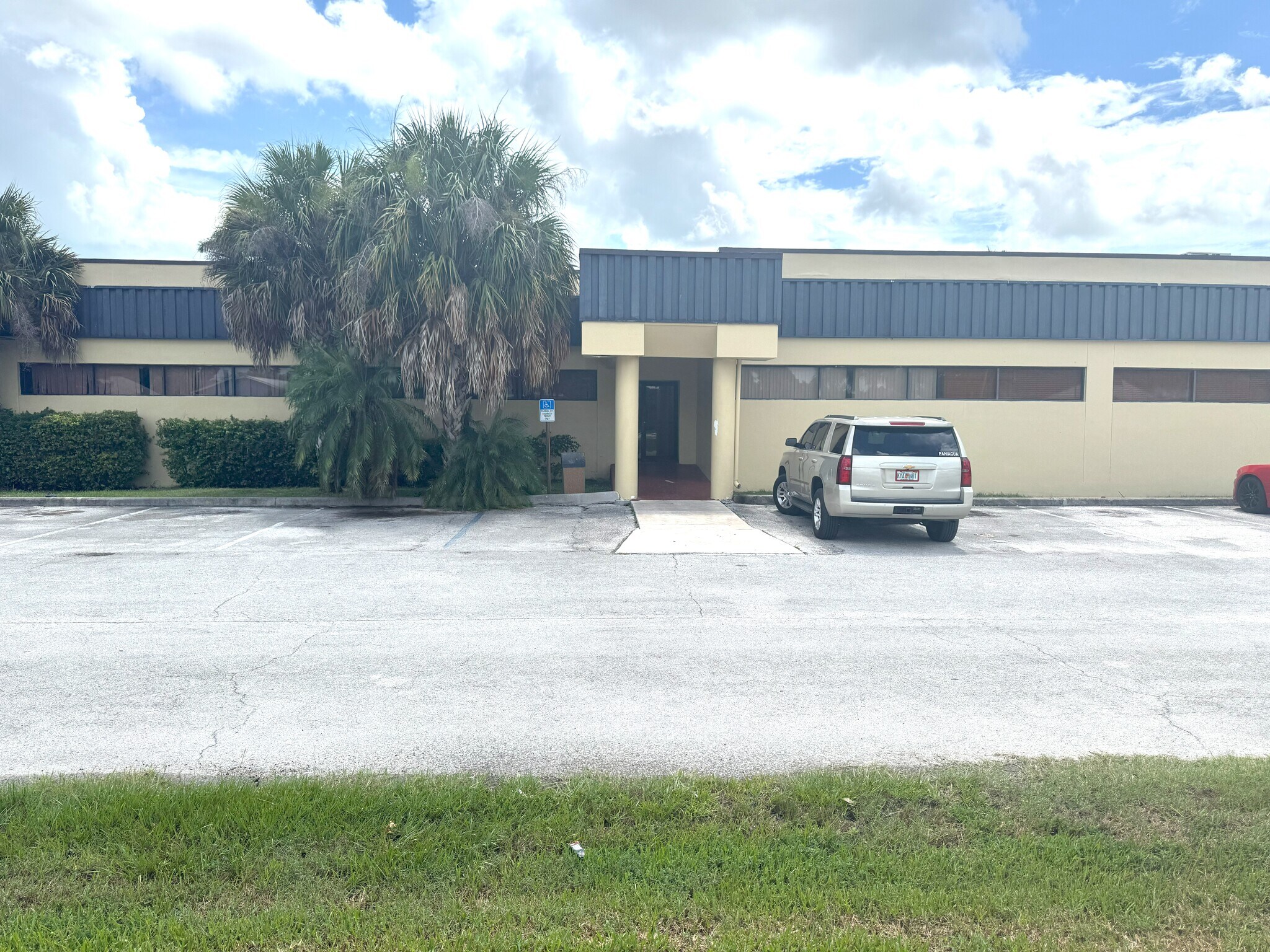 170 S Barfield Hwy, Pahokee, FL for lease Primary Photo- Image 1 of 9