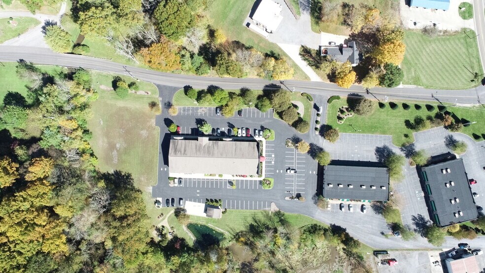 109 Meadow View Rd, Bristol, TN à louer - Photo du bâtiment - Image 3 de 3