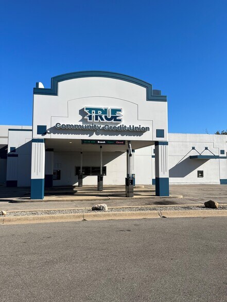 1200-1220 W Parnell Rd, Jackson, MI à louer - Photo du bâtiment - Image 1 de 5