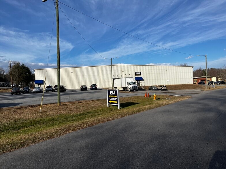 575-605 Sweeten Creek Industrial Park, Asheville, NC for sale - Building Photo - Image 2 of 19