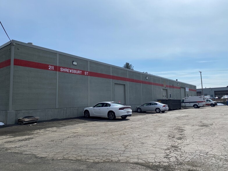 211 Shrewsbury St, West Boylston, MA à louer - Photo du bâtiment - Image 2 de 4