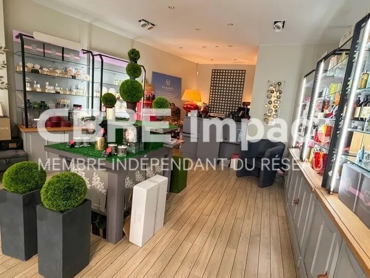 Retail in Dijon for lease Interior Photo- Image 1 of 4