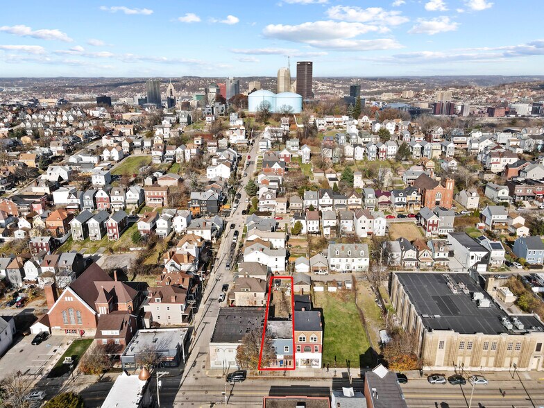 705 E Warrington Ave, Pittsburgh, PA à vendre - Photo du bâtiment - Image 3 de 43