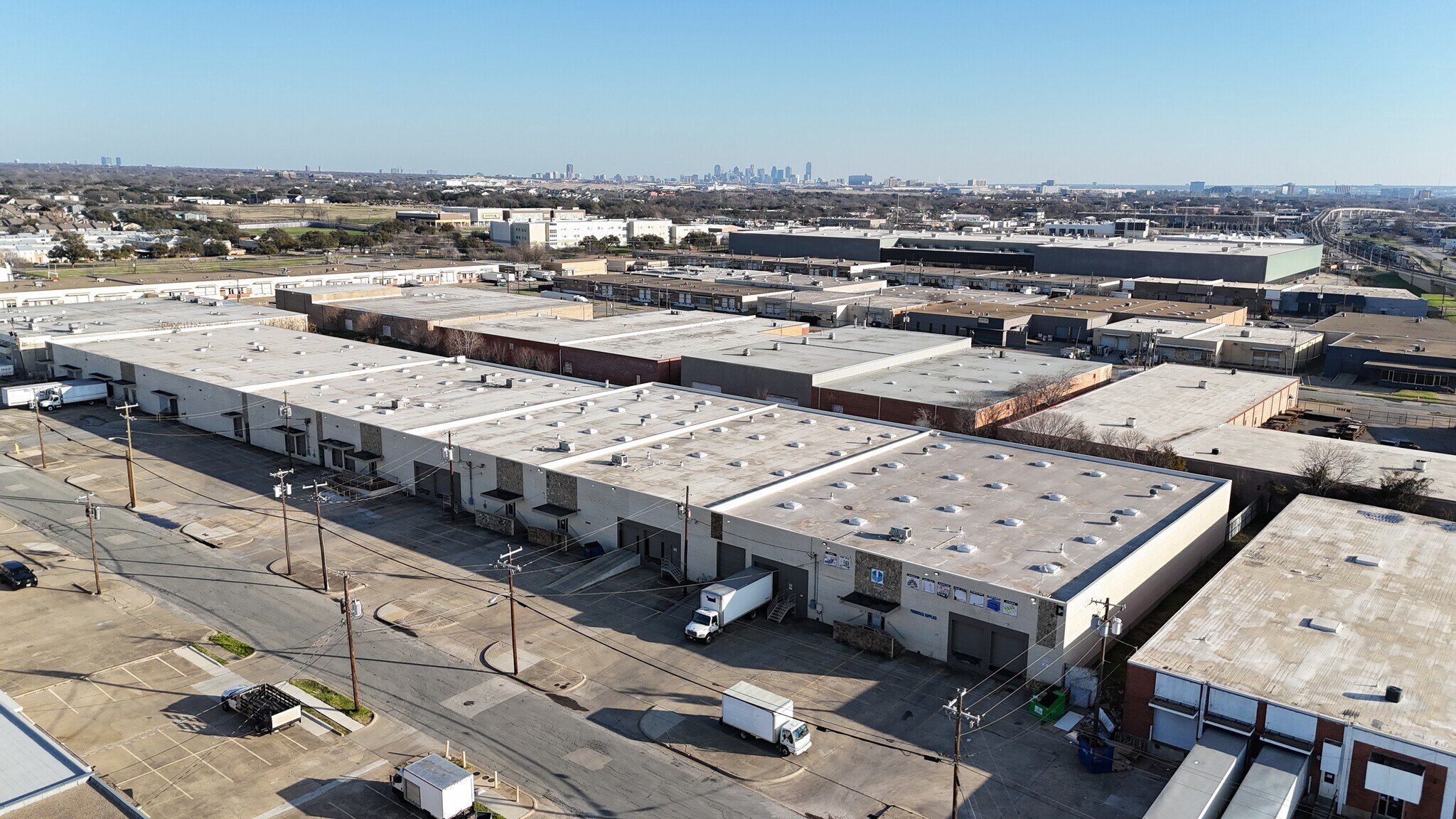 2838-2910 Anode Ln, Dallas, TX for lease Primary Photo- Image 1 of 8