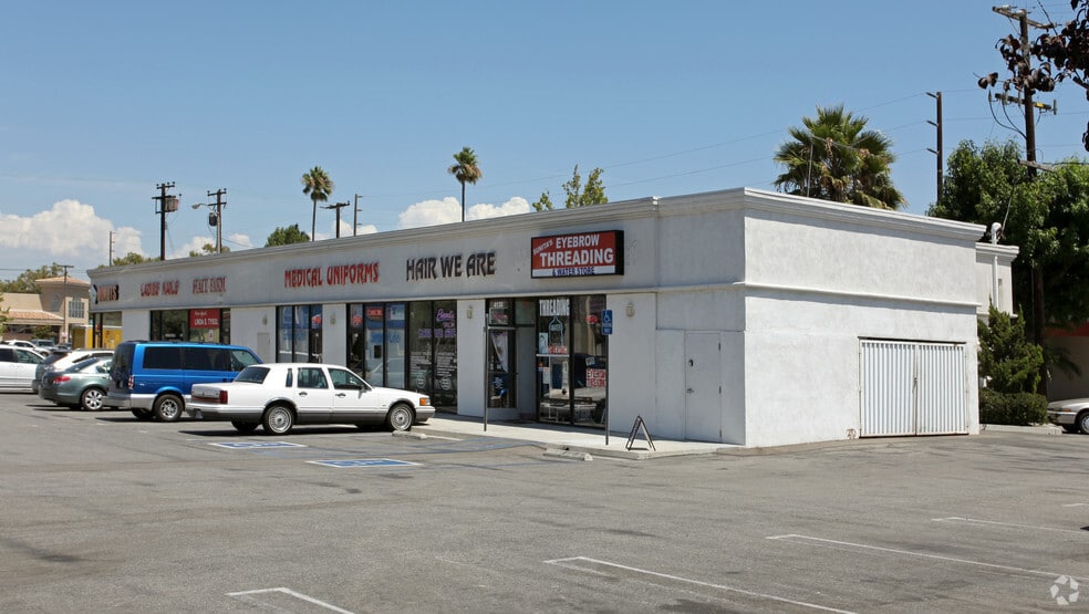 5715-5721 Lakewood Blvd, Lakewood, CA for lease - Primary Photo - Image 2 of 2