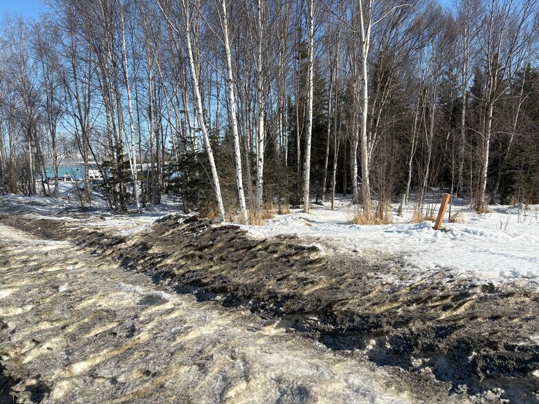 7319 Brayton Dr, Anchorage, AK à vendre - Photo du bâtiment - Image 3 de 5