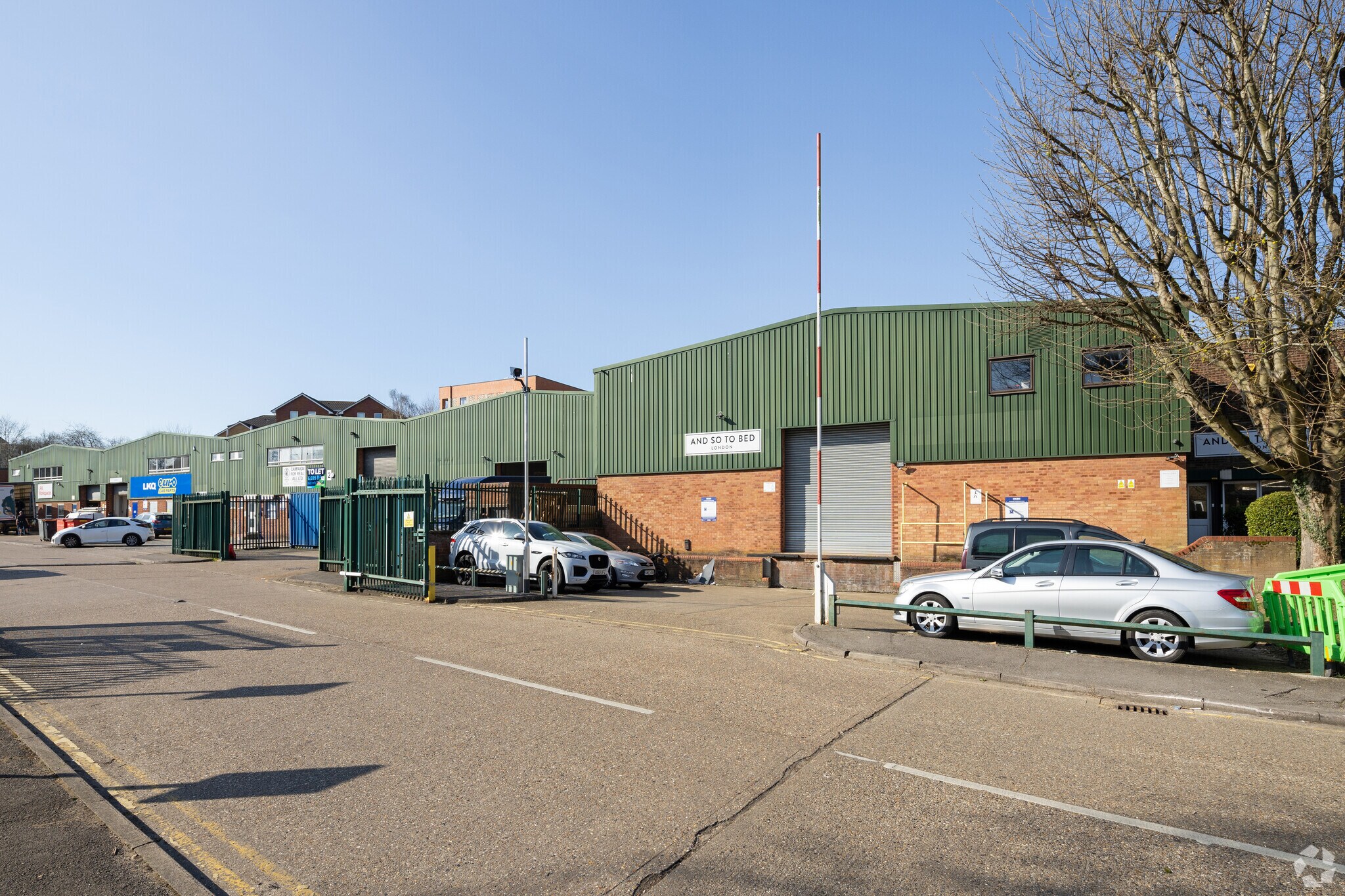 Campfield Rd, St Albans à louer Photo principale- Image 1 de 3