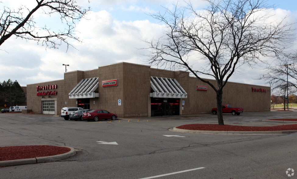 18900 Michigan Ave, Dearborn, MI for lease - Primary Photo - Image 1 of 3