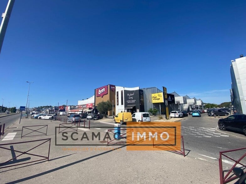 Retail in Cabries for lease - Building Photo - Image 1 of 4