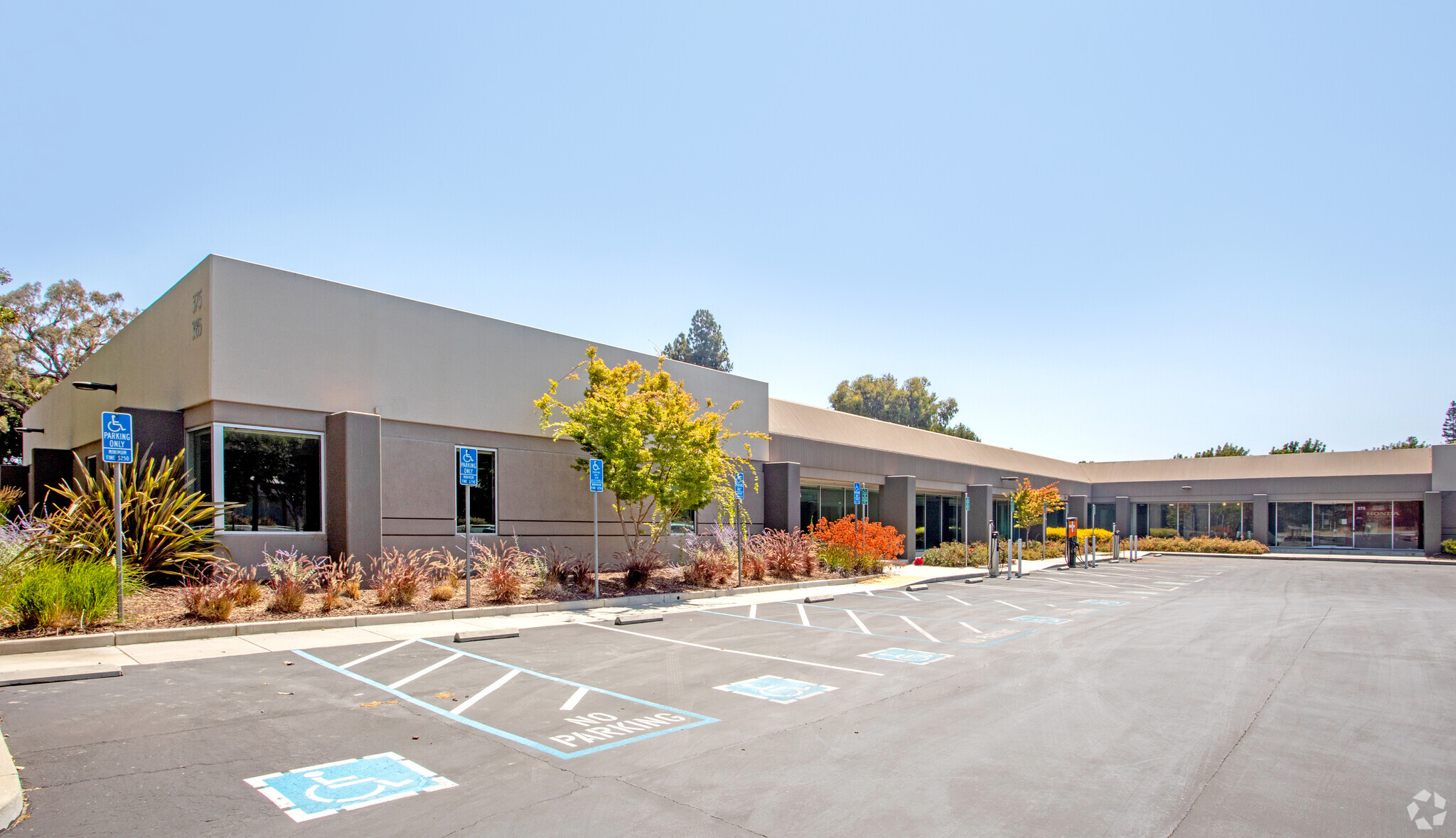 375-385 Ravendale Dr, Mountain View, CA for lease Primary Photo- Image 1 of 6