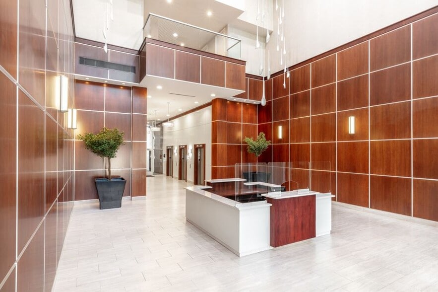 65 Challenger Rd, Ridgefield Park, NJ for lease - Interior Photo - Image 2 of 8