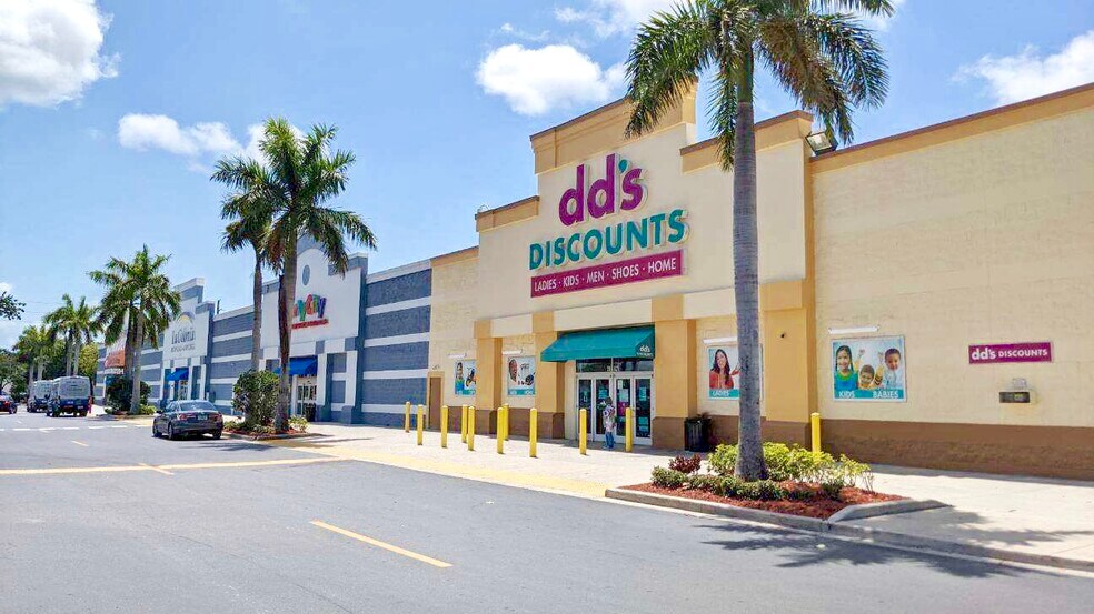 20711 S Dixie Hwy, Miami, FL à louer - Photo du bâtiment - Image 2 de 10