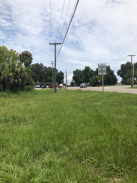 32946 College Ave, San Antonio, FL à vendre - Photo du bâtiment - Image 2 de 8