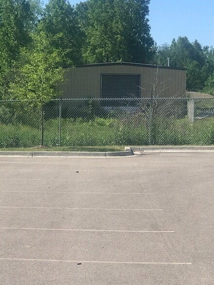 48225 West Rd, Wixom, MI à louer - Photo du bâtiment - Image 1 de 1