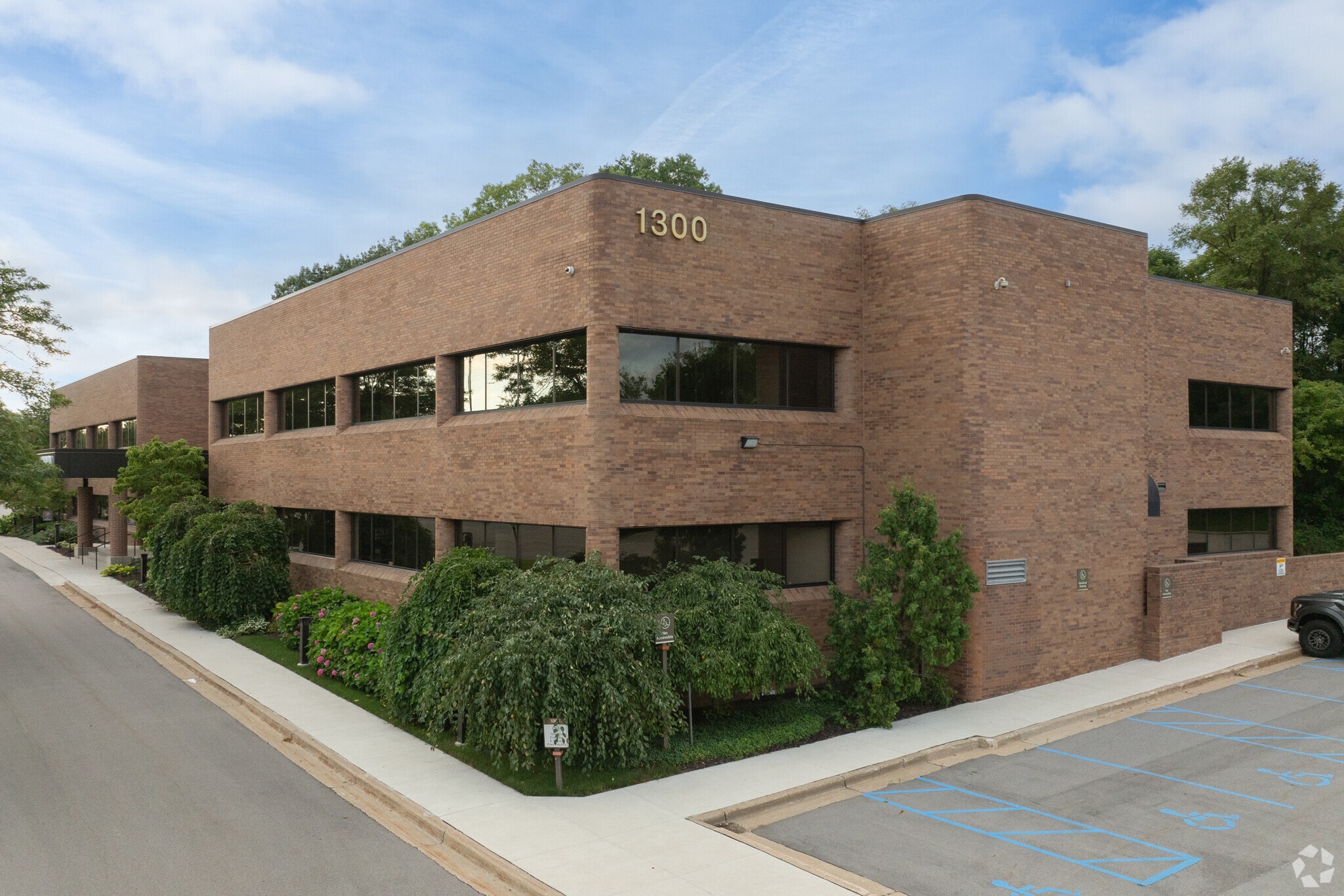 1300 Michigan St NE, Grand Rapids, MI for lease Primary Photo- Image 1 of 8