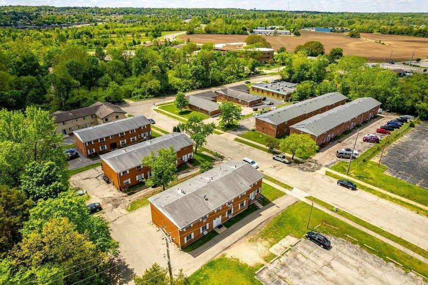 29 Unit Multifamily Investment Sale portfolio of 3 properties for sale on LoopNet.ca - Building Photo - Image 2 of 22